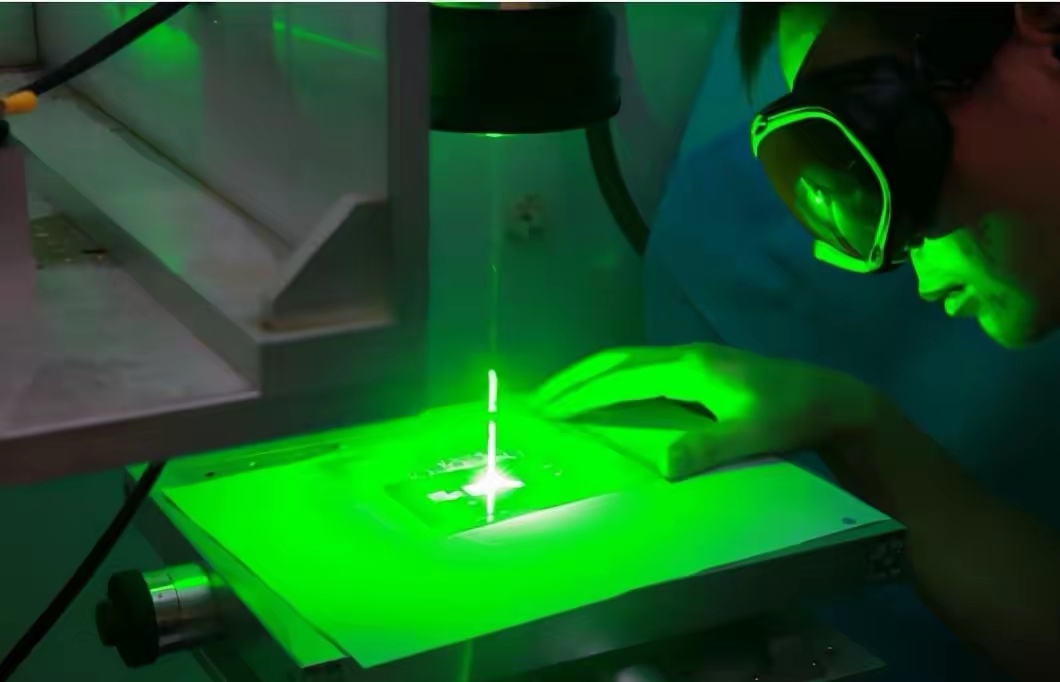 光刻工艺仿真实验报告范文